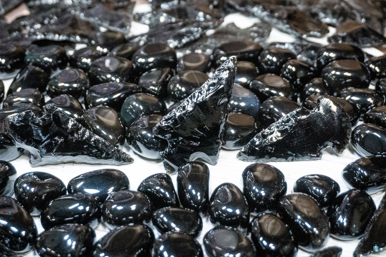 Obsidian: Nature’s Sharpest, Most Mysterious Stone